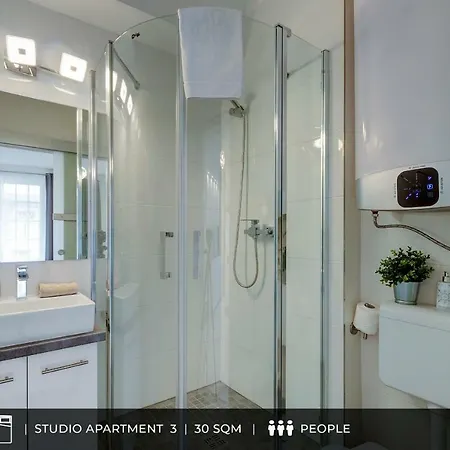 D.five Regi Posta Apartment